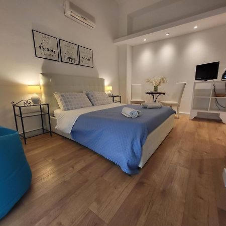 Living Cagliari Marina Bed and Breakfast Exteriör bild