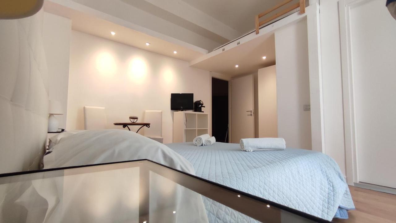 Living Cagliari Marina Bed and Breakfast Exteriör bild