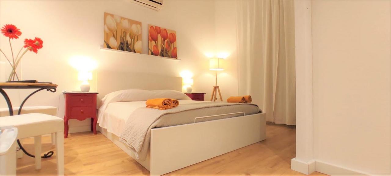 Living Cagliari Marina Bed and Breakfast Exteriör bild