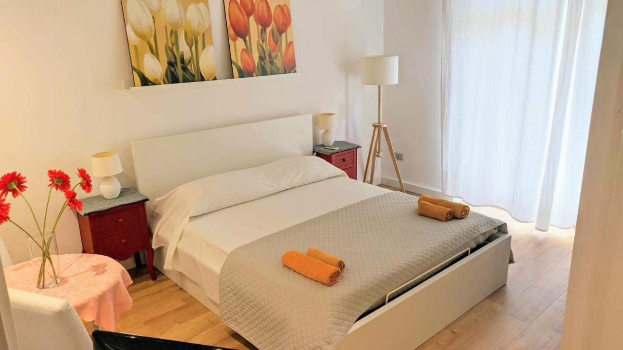 Living Cagliari Marina Bed and Breakfast Exteriör bild