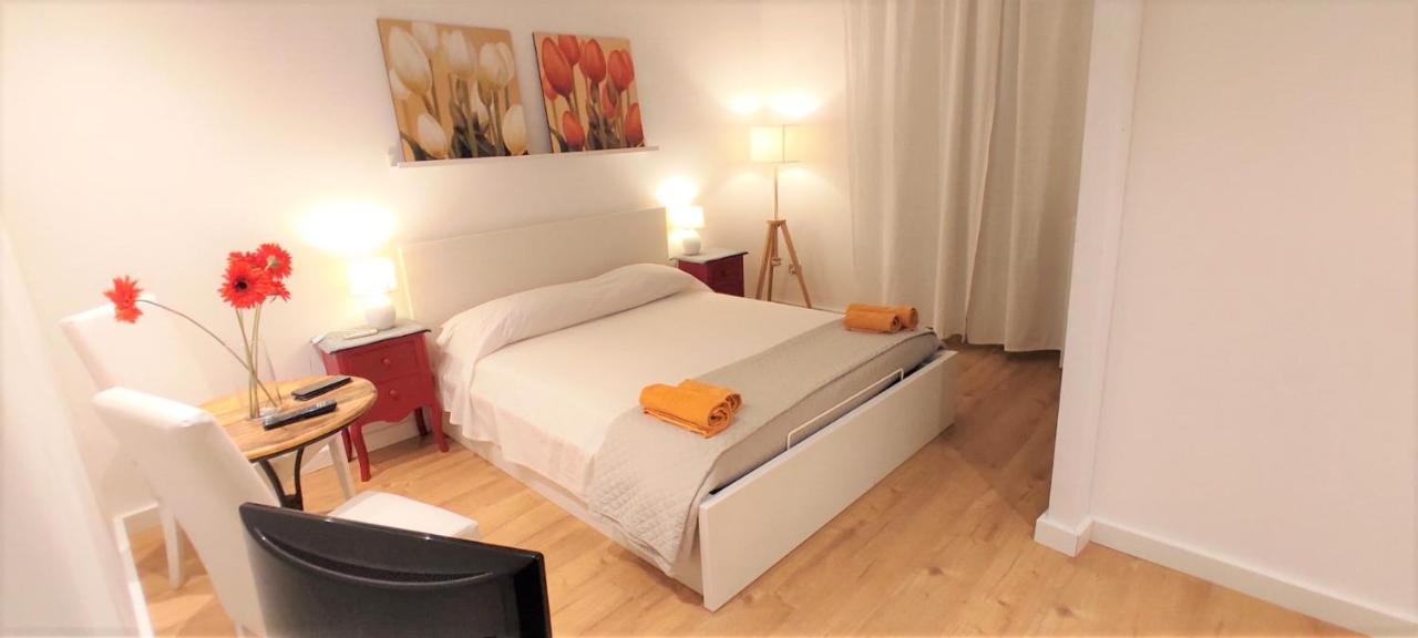 Living Cagliari Marina Bed and Breakfast Exteriör bild